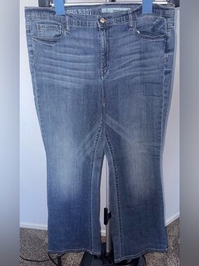 DKNY Women's Boot Cut Jeans in Medium Blue Wash